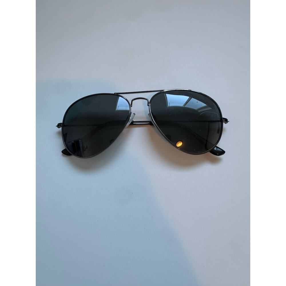 Foster Grant Black Aviator sunglasses